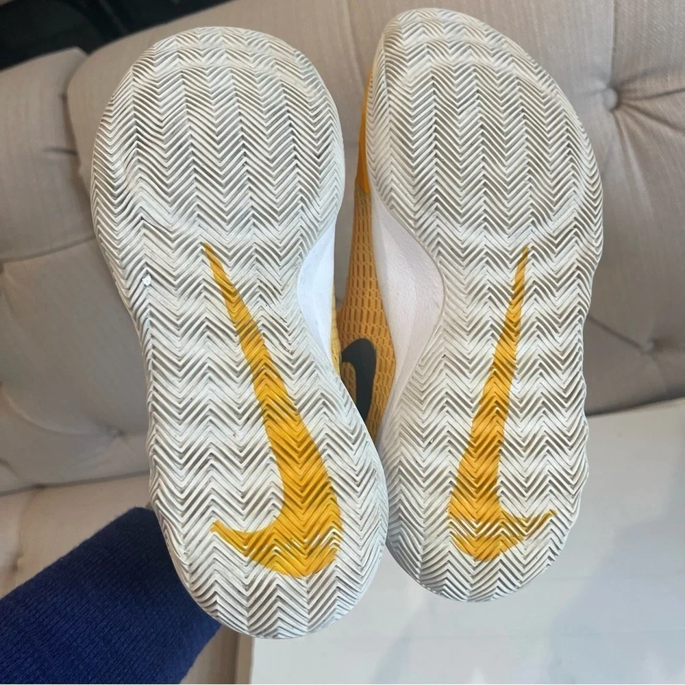 NIKE ZOOM REV TB Gold Orange Yellow Kids size 4.5